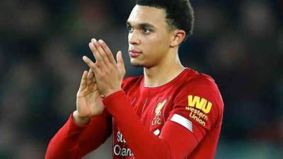 كورونا تمنع ألكسندر أرنولد من مشاركة ليفربول ضد شروسبري