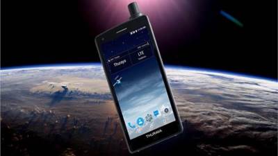 شركة بريطانية تطرح هاتفًا يعمل بـ الأقمار الصناعية لتحدي أبل و إيلون ماسك