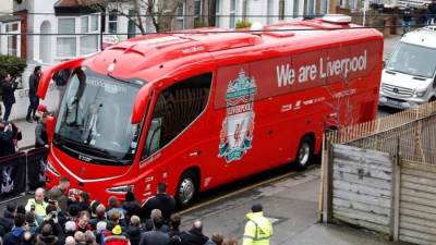 جماهير سيتي تعتدي على حافلة ليفربول.. والنادي يستنكر