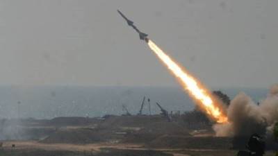 إطلاق عشرات الصواريخ من جنوب لبنان باتجاه الكيان الصهيوني