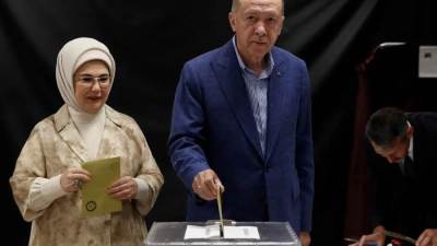  أردوغان يتوقع مشاركة تصل لـ90%.. ومنافسه يدعو للتصويت بكثافة