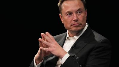 بعد انطلاقة ثريدز.. ماسك يعد عشاق تويتر "انتظروا التحسينات"